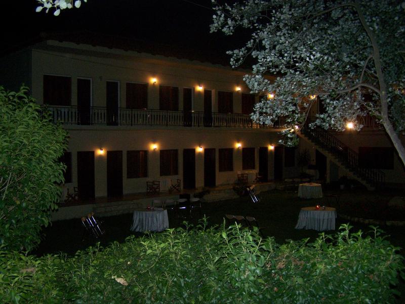 Avaton Hotel Ligourio Exterior photo