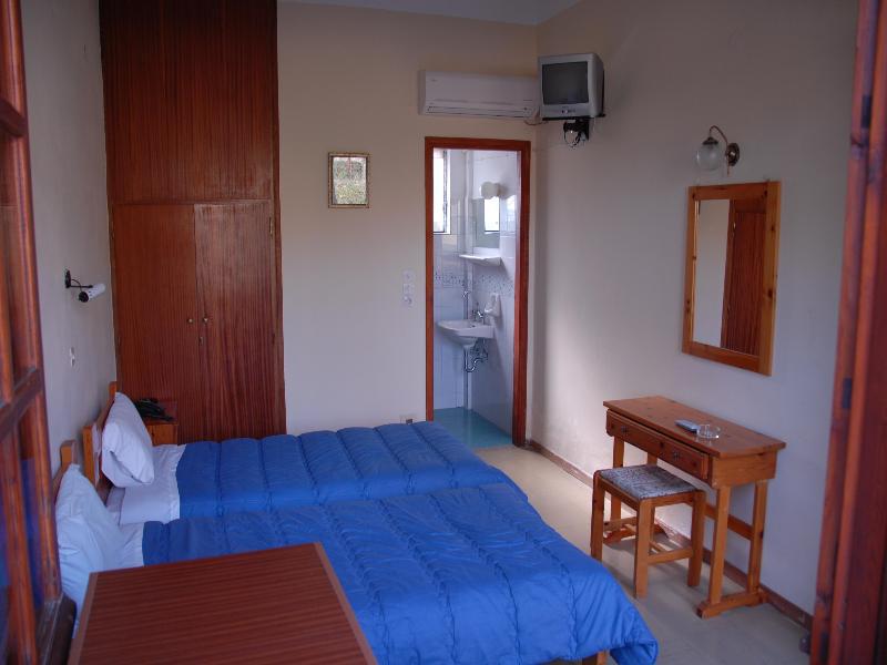 Avaton Hotel Ligourio Exterior photo