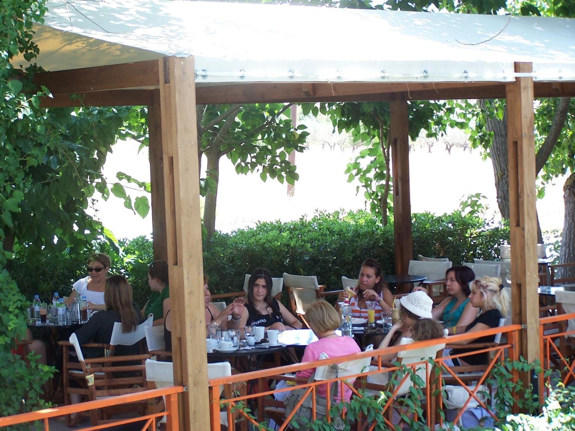 Avaton Hotel Ligourio Exterior photo